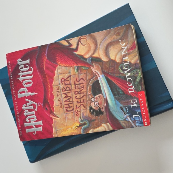 J.K. Rowling - Harry Potter And The Chamber Of Secrets And The Ickabog Book Set - Picture 2 of 10